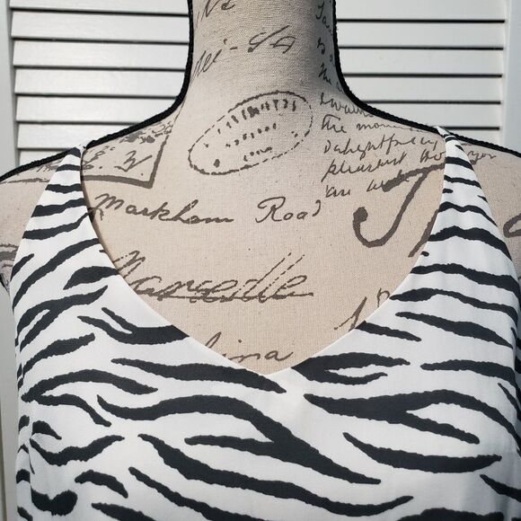 Banana Republic Tank Top Women's Small Animal Print Cami Lined Adjustable Y2K - Picture 2 of 7